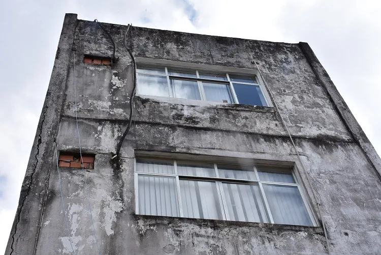 Fachada do prédio anexo da Câmara Municipal de Feira de Santana