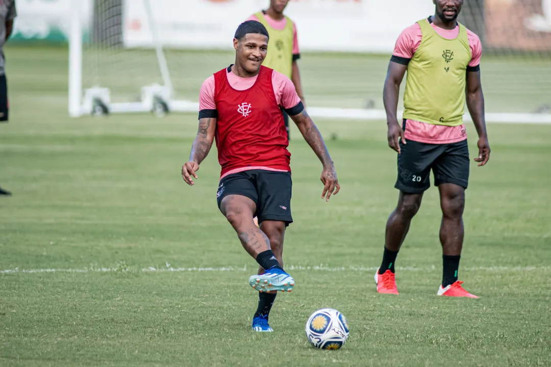 Rodrigo Andrade retorna as atividades na Toca do Leão