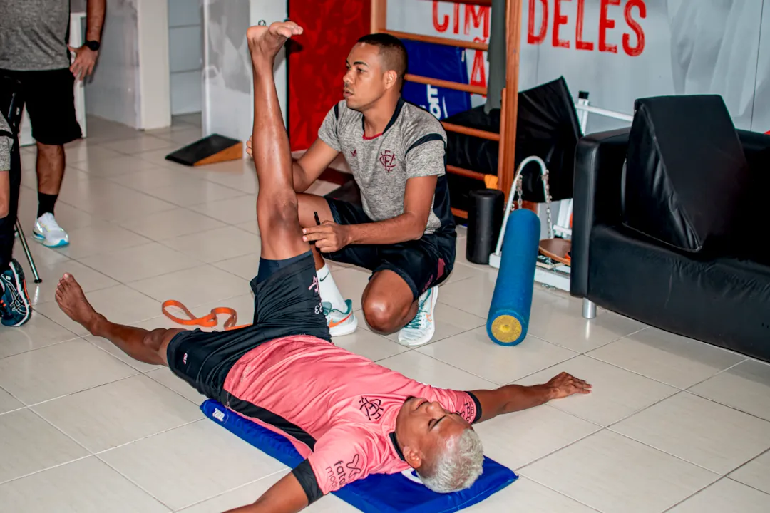 Após as boa vindas, os jogadores foram submetidos a procedimentos físicos