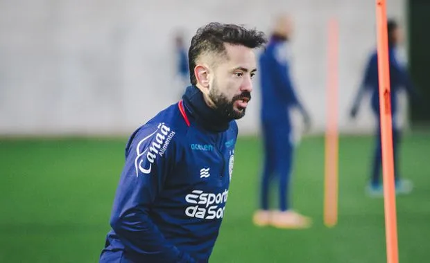 Everton Ribeiro em treino do Bahia