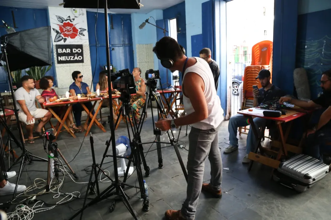 Roda de Conversa reúne elenco de Ó Paí Ó no ‘Bar de Neuzão’