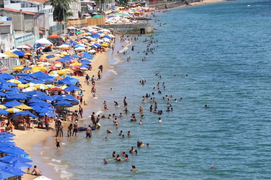 Salvador tem diversas opções de praias para aproveitar o verão