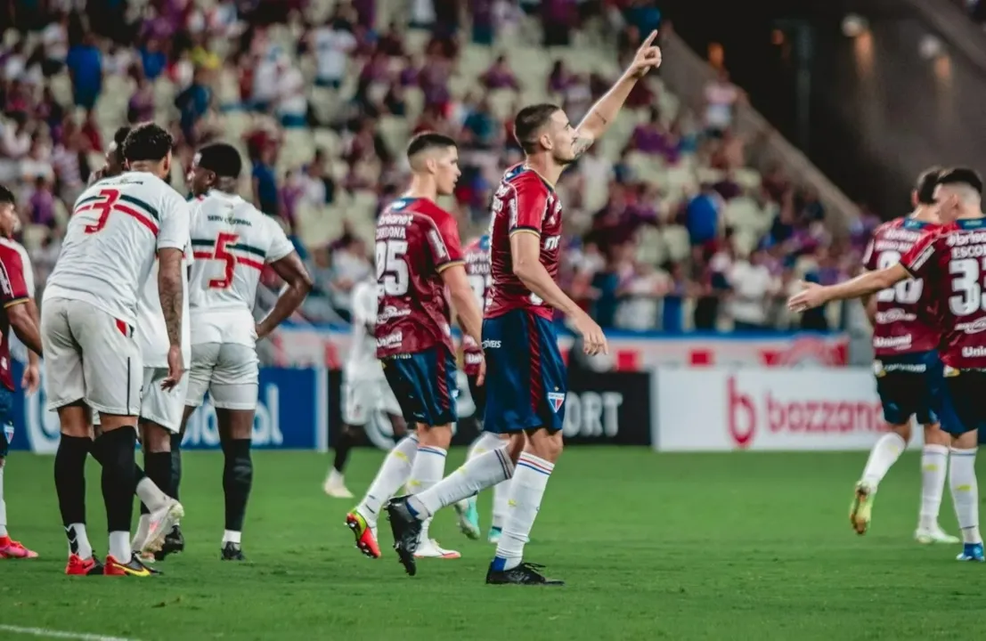 Thiago Galhardo foi autor de um dos gols da partida