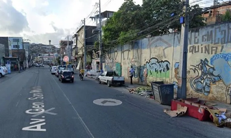 Corpo foi encontrado ao lado de lixeira