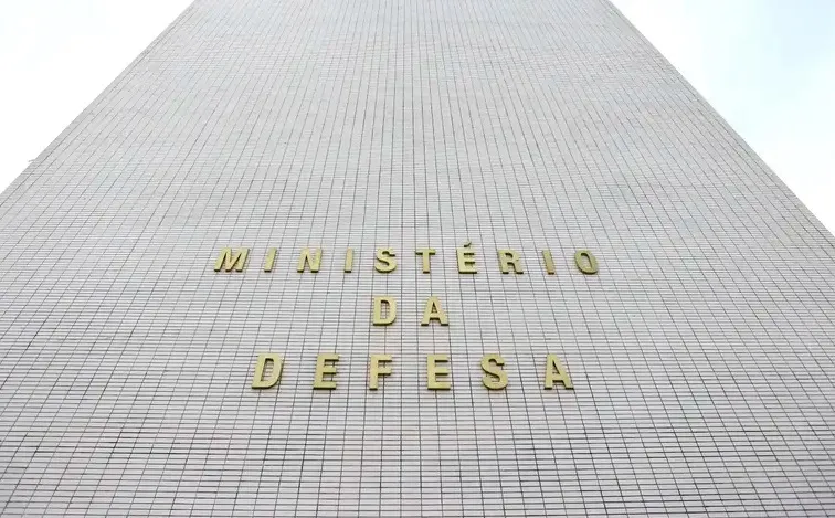De acordo com o colunista, militares brasileiros de alta patente informaram que a invasão por via terrestre seria o caminho mais difícil para as Forças Armadas venezuelanas