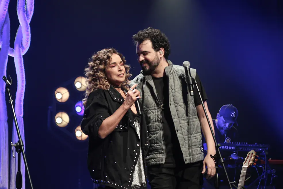 Imagem ilustrativa da imagem Daniela Mercury e Gabriel Mercury - "Oxente Acústico"