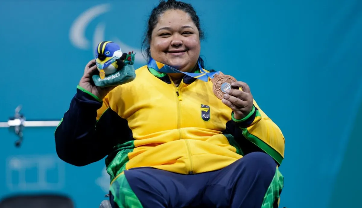 Edilandia Araújo foi medalhista no levantamento de peso na categoria até 88 kg