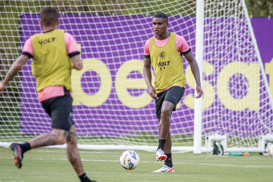 Jogadores do Vitória durante treino