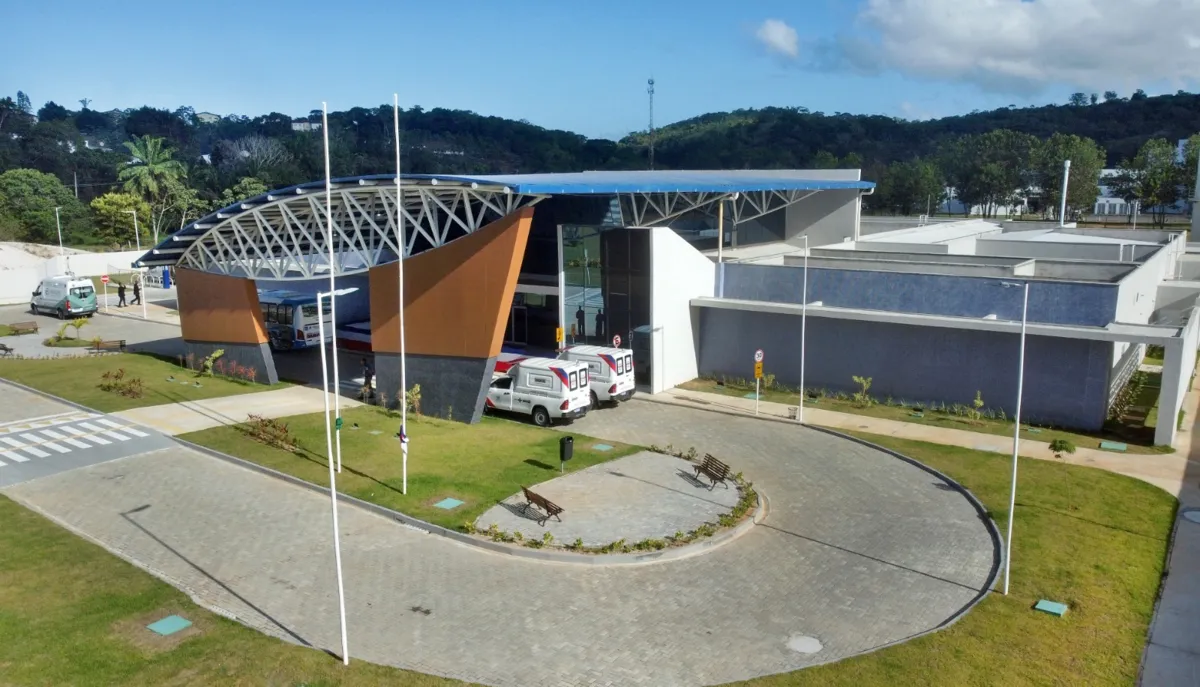 A entrega foi realizada na segunda-feira, 11, pelo governador Jerônimo Rodrigues, acompanhado da secretária estadual da Saúde (Sesab), Roberta Santana