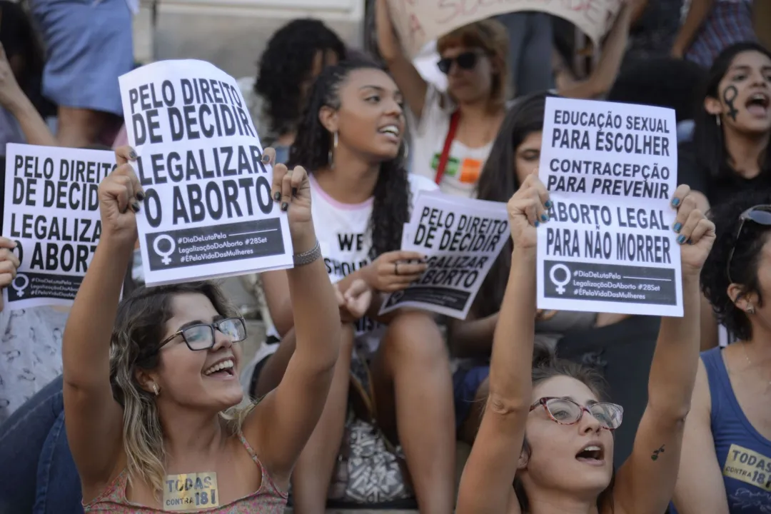 A última pesquisa nacional sobre o tema aponta que cerca de 500 mil abortos são realizados por ano no País