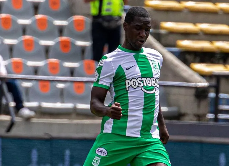 Cristian Zapata tem experiência de duas Copas do Mundo e carreira internacional