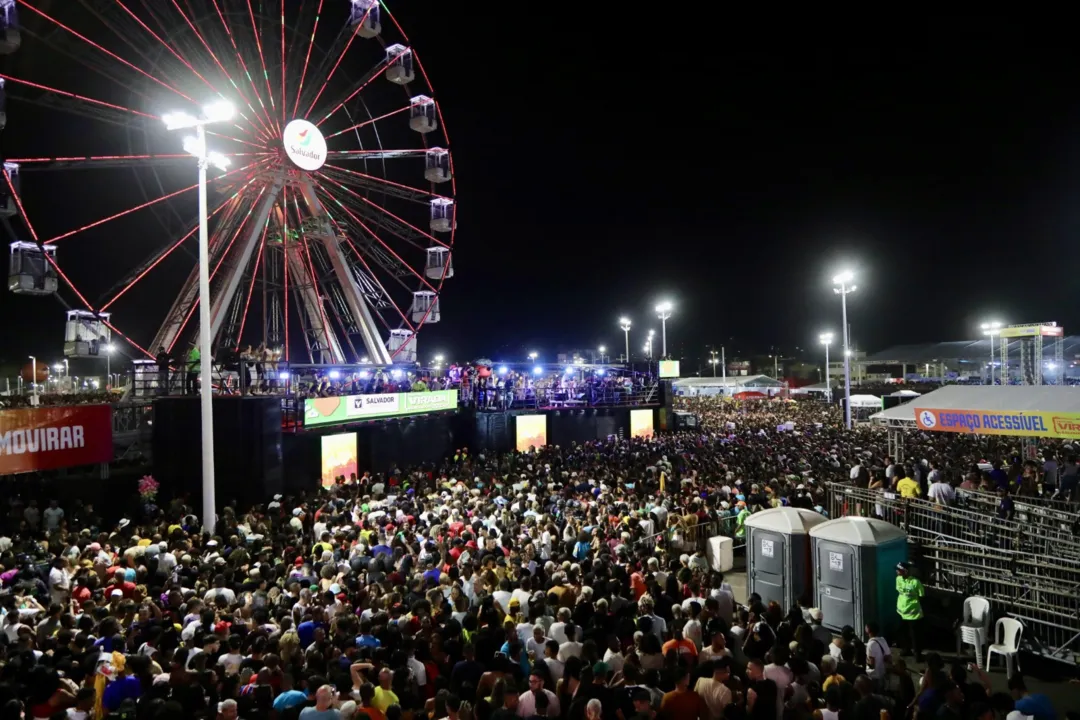 Na abertura do evento, mais de 200 mil pessoas acompanharam as diversas atrações