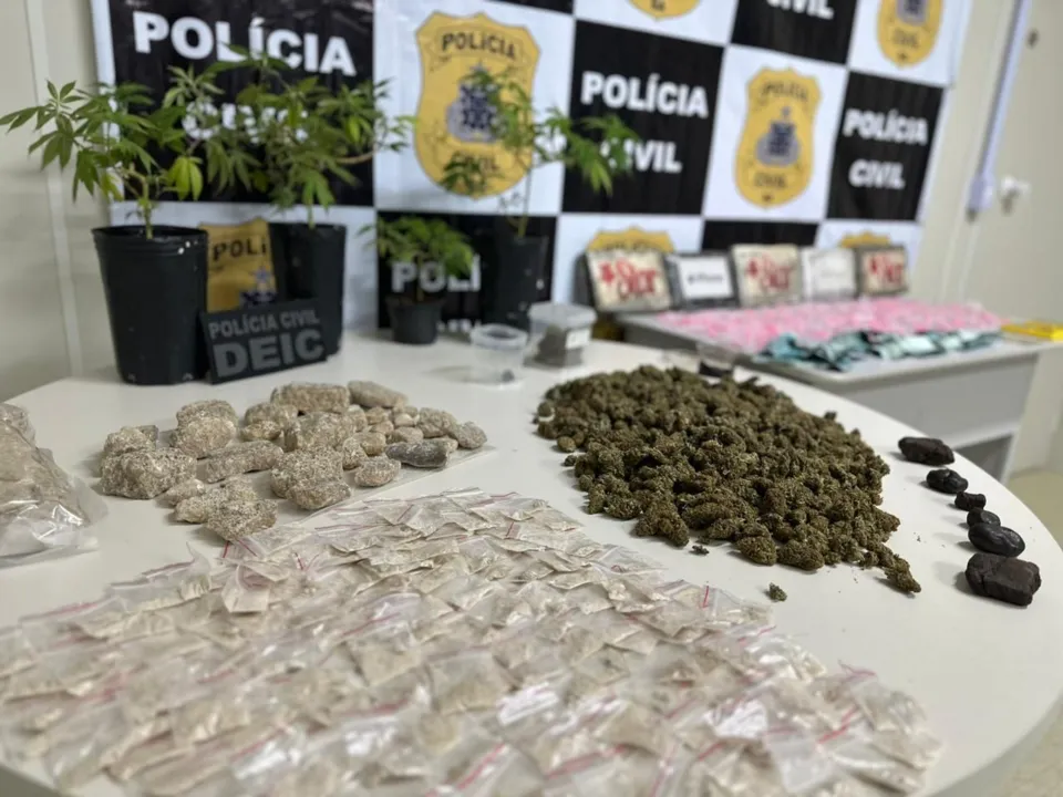 Na abordagem, o suspeito apresentou aos policiais um documento falso