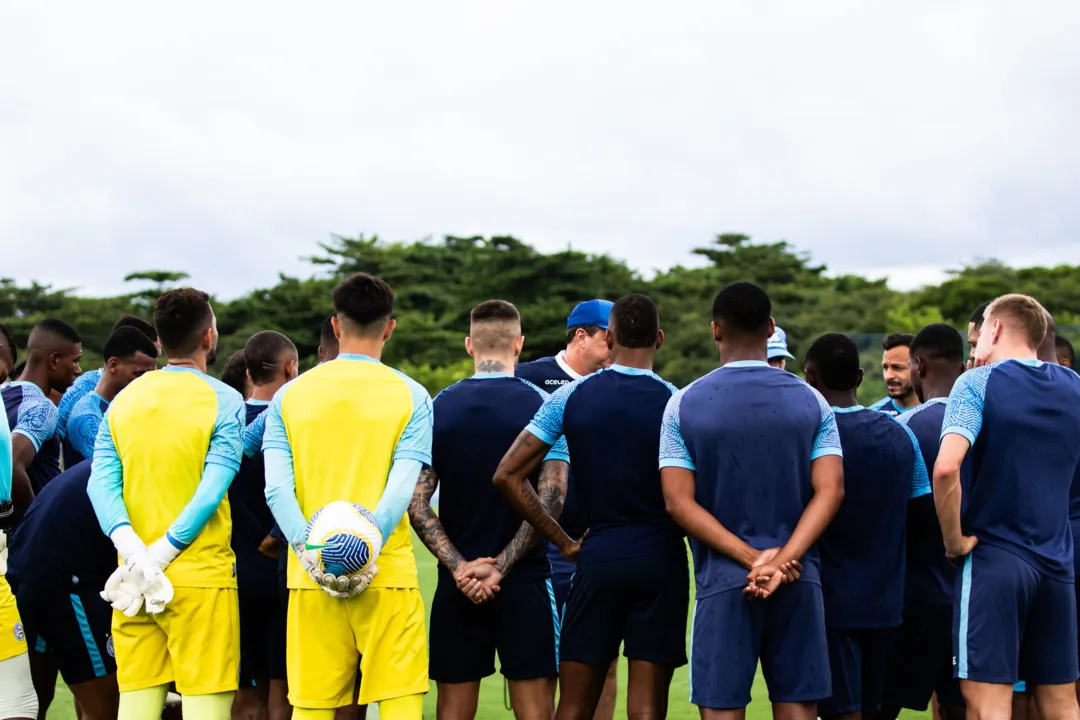 Jogadores durante treino do Bahia