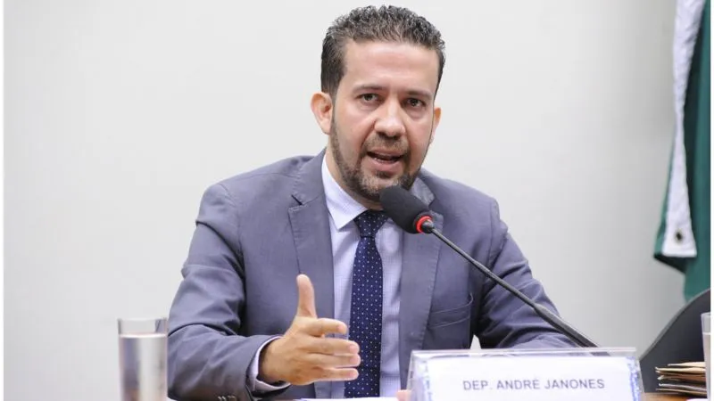 Deputado federal André Janones