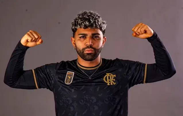 Gabigol com a camisa do Flamengo.