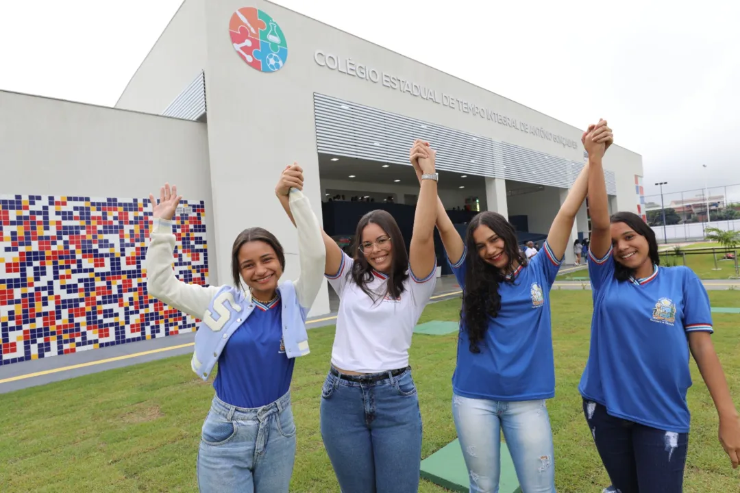 Imagem ilustrativa da imagem Governo do Estado abre escolas para 110 mil estudantes nas férias