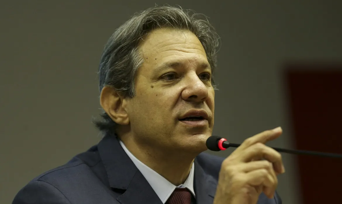 Ministro da Fazenda, Fernando Haddad, esteve em um evento para pesquisadores do Instituto Brasileiro de Economia