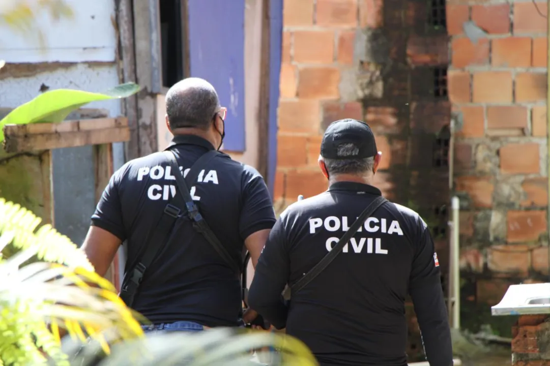 A polícia informou que o homem foi encontrado dentro de casa