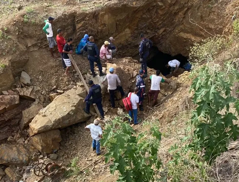 A vítima estava em um buraco com cerca de 30 metros de profundidade