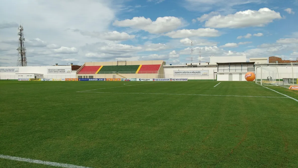 Estádio Adauto Moraes é o palco de Juazeirense e Bahia pelo Baianão
