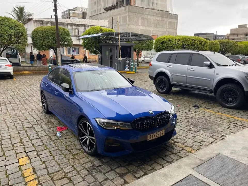 Jovens estavam dentro de BMW