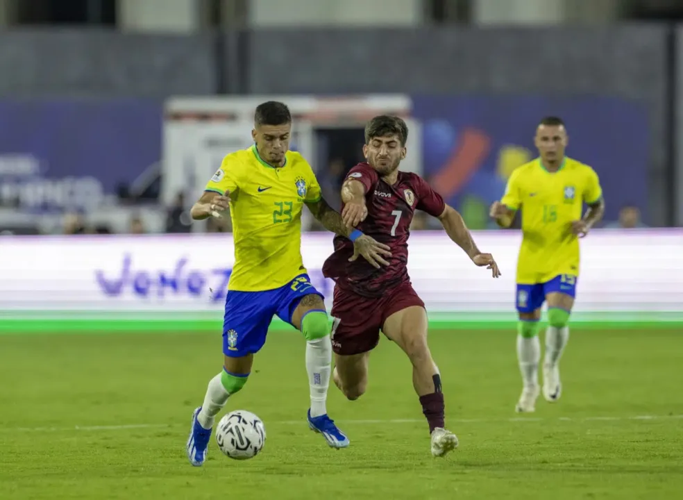 Brasil e Venezuela, pelo Grupo A, e Argentina e Paraguai, pelo Grupo B, avançam neste torneio Sub-23