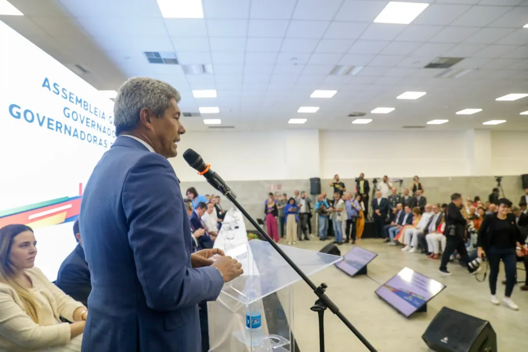 Junto com os outros sete governadores e governadoras da região, Jerônimo Rodrigues prestigiou o ato de posse