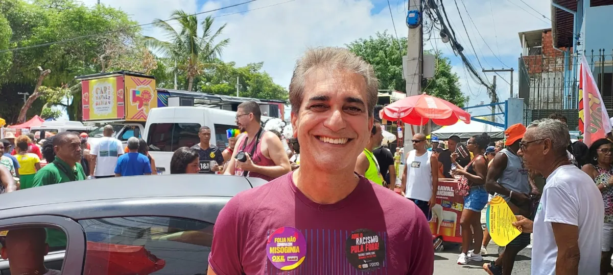 O parlamentar também ressaltou que o Carnaval de Salvador combina várias manifestações e entre elas, a política