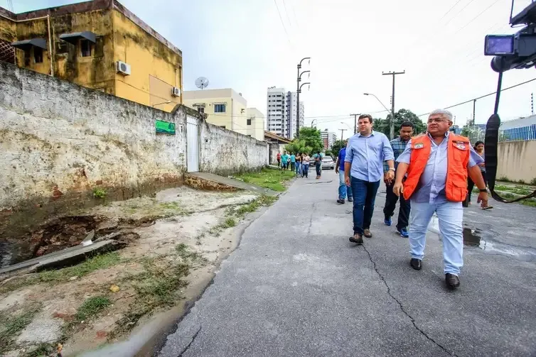 Risco iminente de formação de crateras levou à saída emergencial de cerca de 55 mil pessoas da área