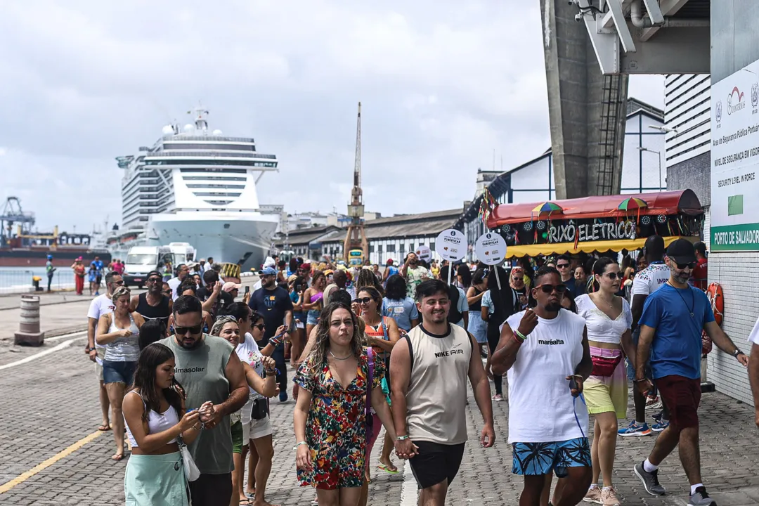 O cruzeiro que atracou foi o 2° navio do tipo que chegou à cidade só em fevereiro