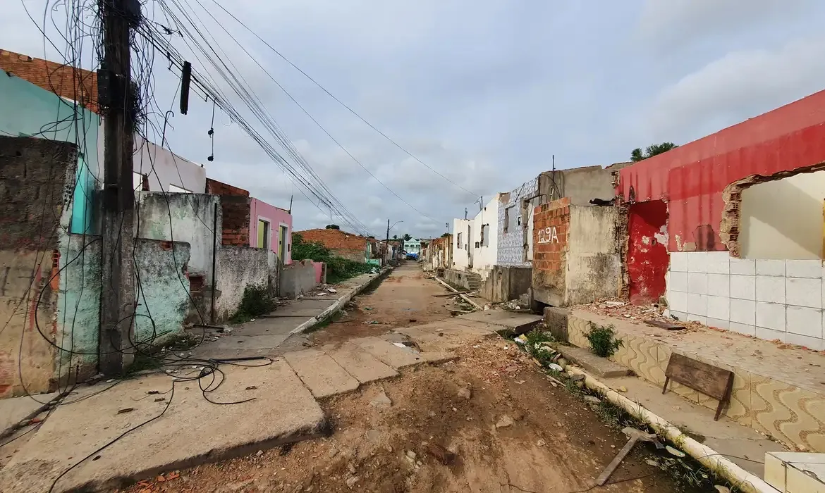 Imagem ilustrativa da imagem Mina da Braskem em Maceió se rompe sob lagoa, diz Defesa Civil