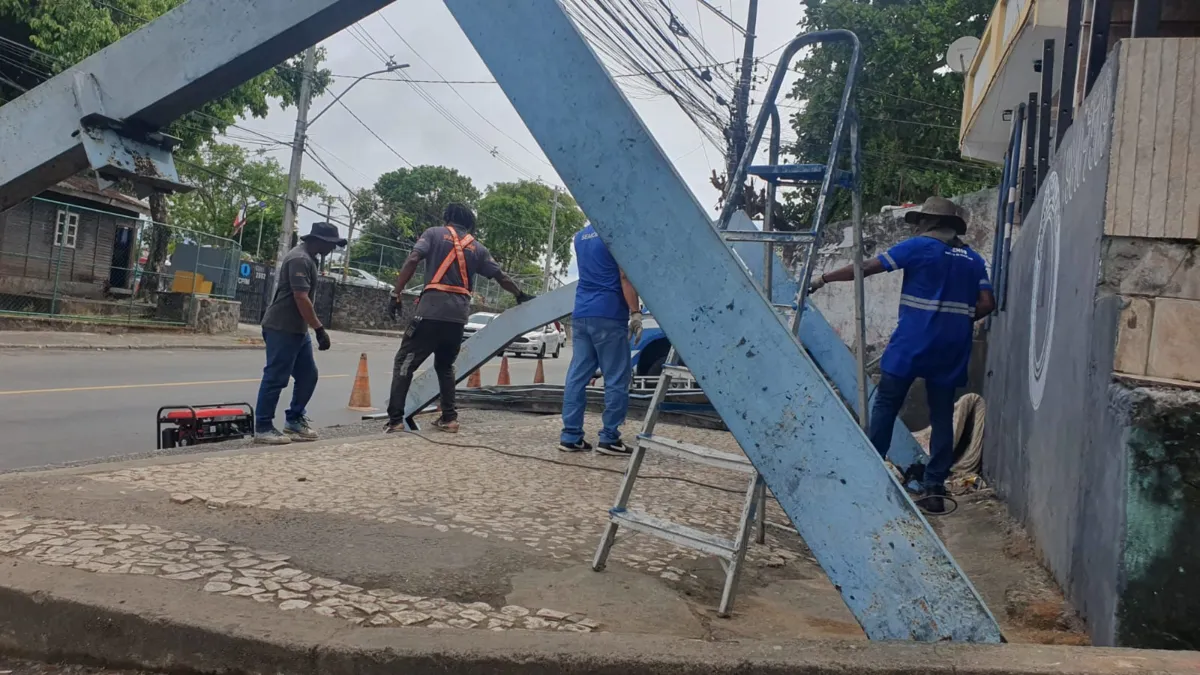 Semob esteve no bairro para fazer a remoção do equipamento