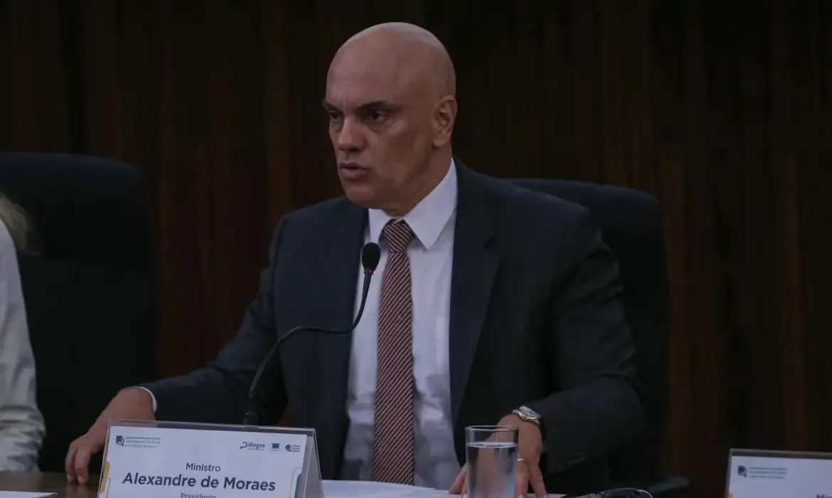 Moraes cobrou ainda regras nacionais para o funcionamento das redes sociais