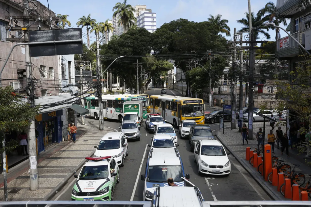Prova toxicológica serve para identificar o uso de substâncias psicoativas por condutores de veículos pesados