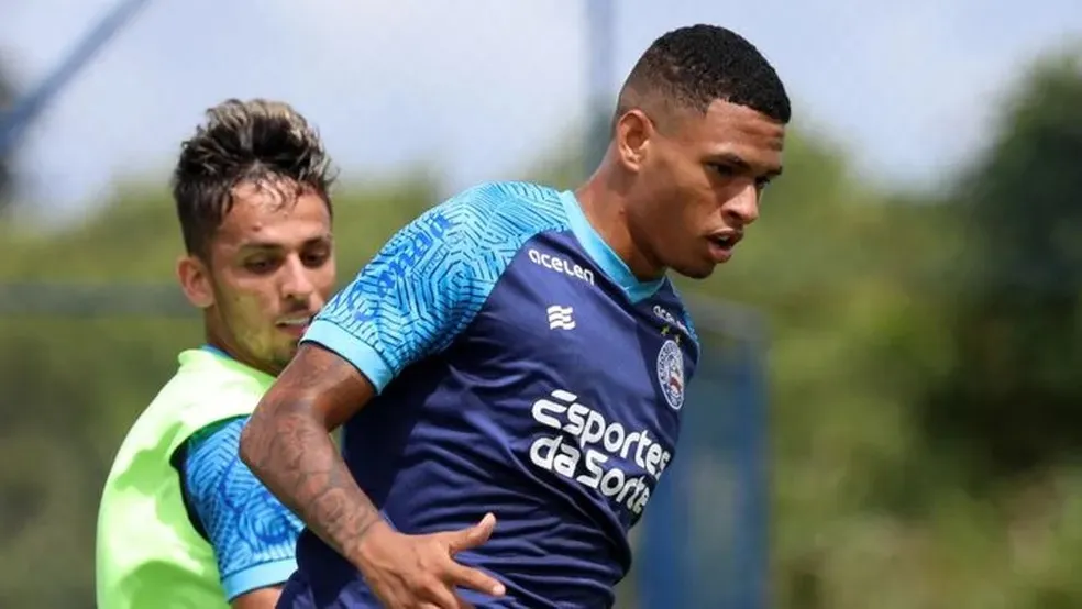 Diego Rosa durante treino com o Bahia