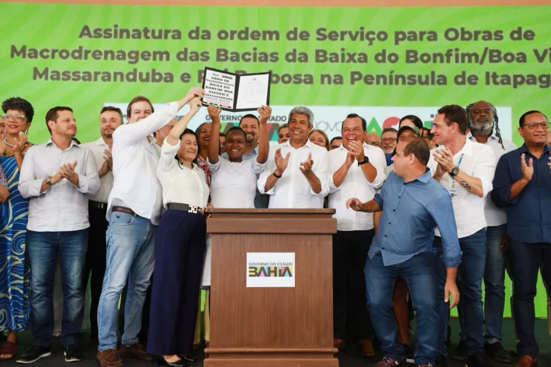 Jerônimo Rodrigues durante assinatura do Novo PAC na Bahia