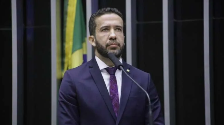 Janones assumiu seu primeiro mandato como deputado federal em 2019