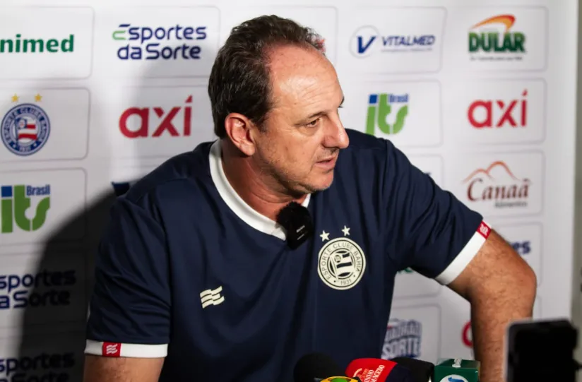 Rogério Ceni durante coletiva.