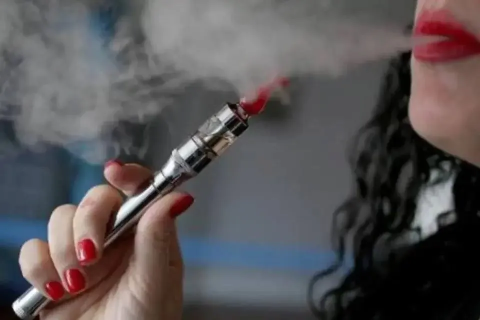 Dados comprovam que vapes são prejudiciais à saúde e que podem levar à dependência da nicotina