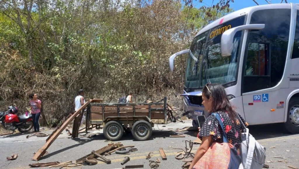 Acidente aconteceu no domingo