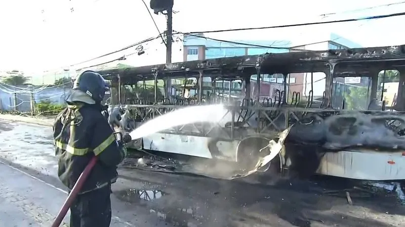 O fogo teria iniciado após uma pane elétrica