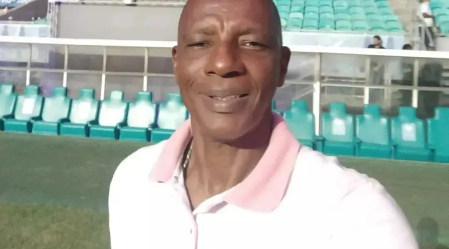 Zé Carlos no gramado da Arena Fonte Nova