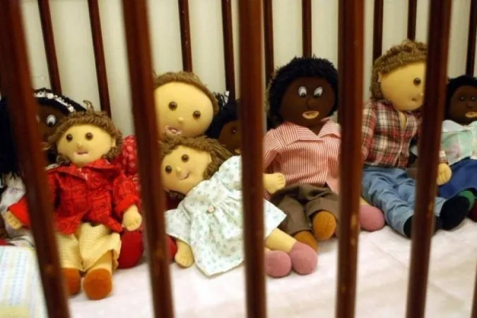 O policial militar abusava da filha de 2 anos, enquanto a mulher estuprava os filhos de nove e 12 anos