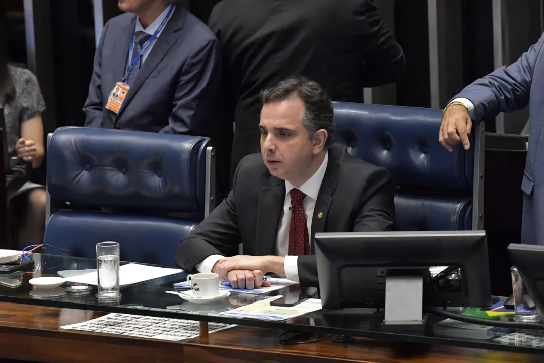 Presidente do Senado, Rodrigo Pacheco (PSD)

Mesa: 
presidente do Senado Federal, senador Rodrigo Pacheco (PSD-MG). 

Foto: Jonas Pereira/Agência Senado