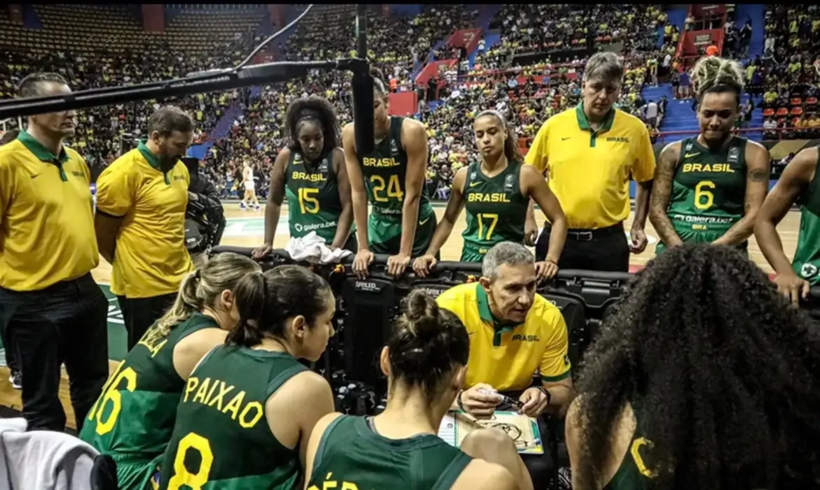 Imagem ilustrativa da imagem Paris 2024: seleção feminina de basquete não consegue vaga