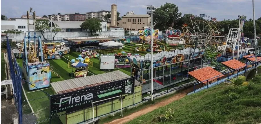 Os equipamentos estão montados no Campo da Pronaica, em Cajazeiras, bairro de Salvador