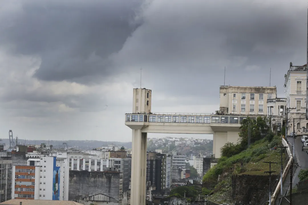 Inmet emitiu alerta de "perigo" e "perigo potencial" para os próximos dias