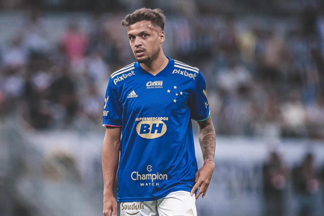 Daniel Junior em campo pelo Cruzeiro, clube que o revelou