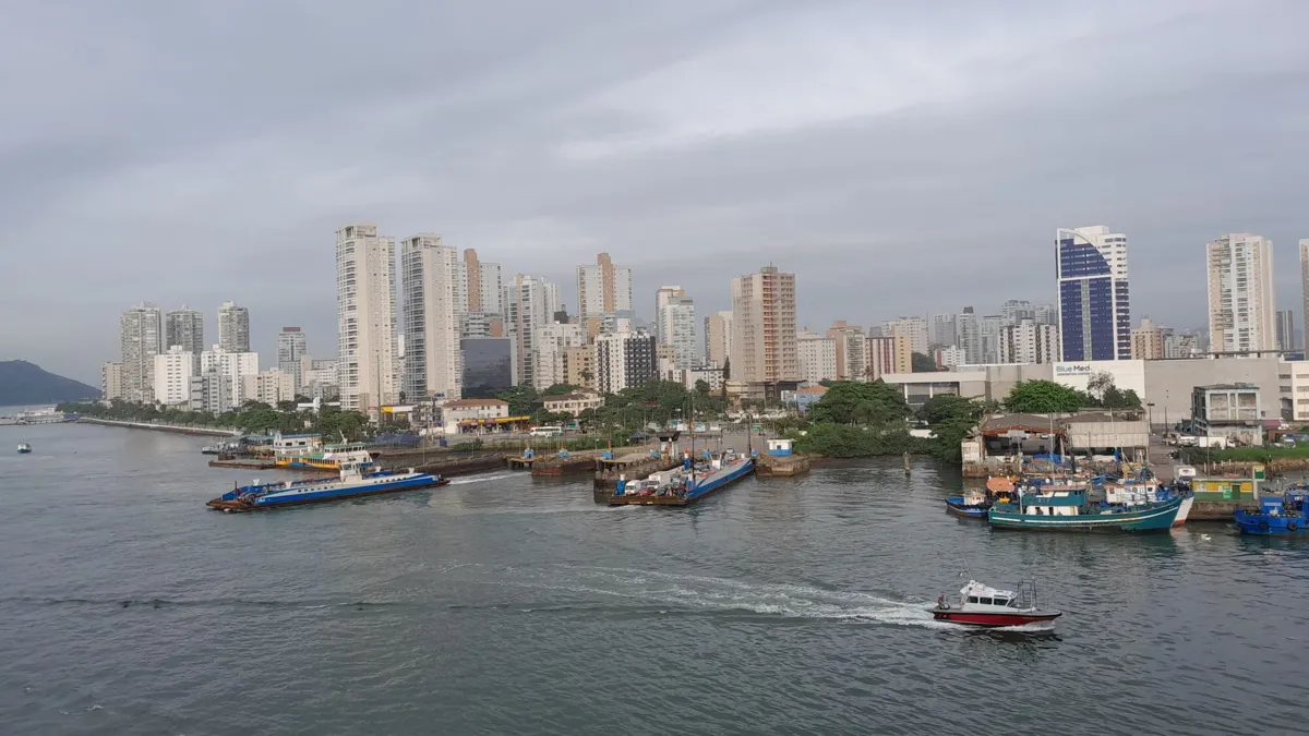 Embarcação saiu de Salvador e passou por Ilhéus e Rio de Janeiro antes de desembarcar em Santos